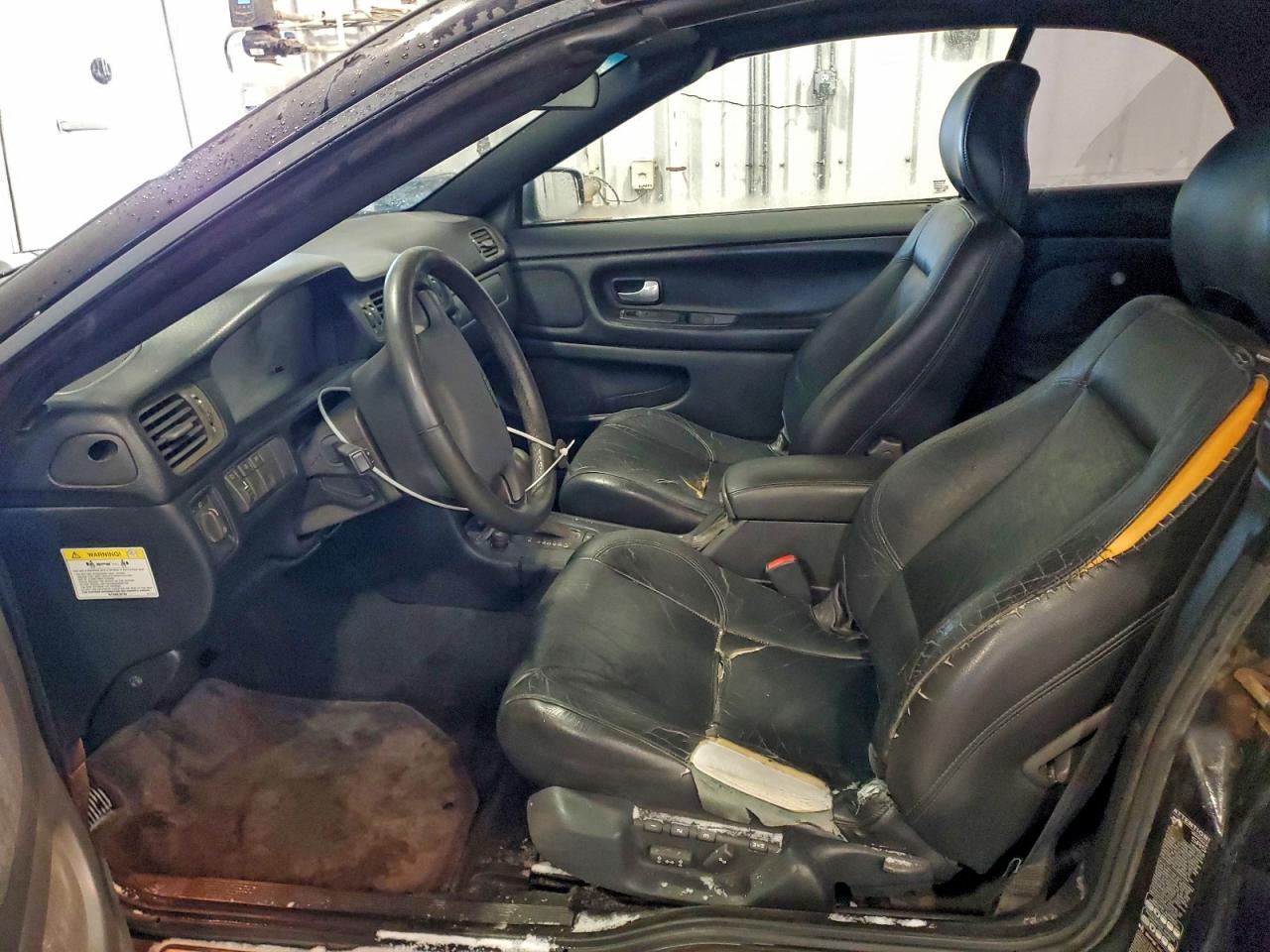 Lot #3302813919 2004 VOLVO C70 LPT