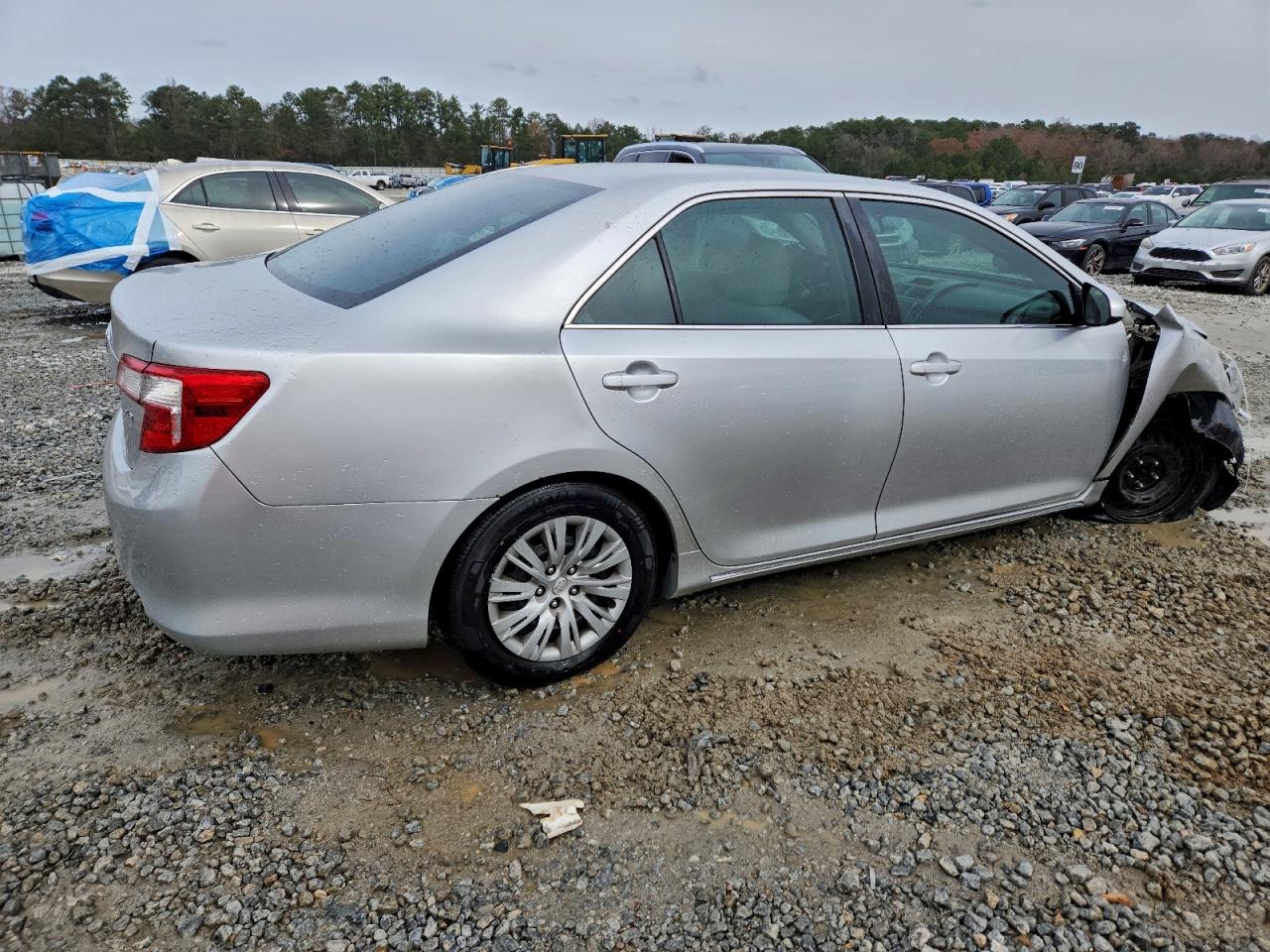 TOYOTA CAMRY BASE