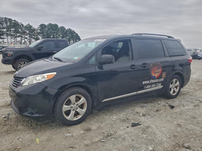 2016 TOYOTA SIENNA LE #3305212021