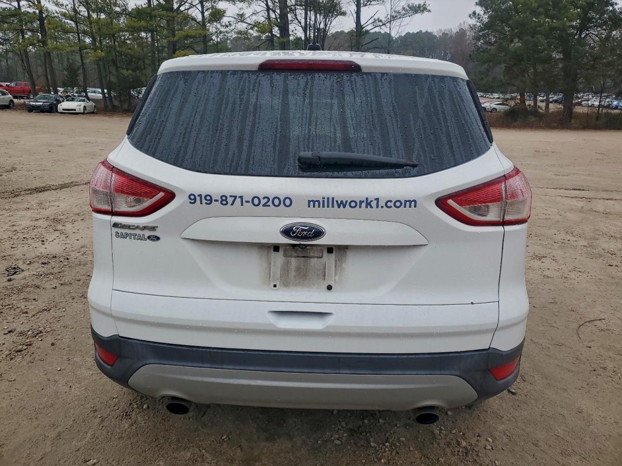 FORD ESCAPE SE