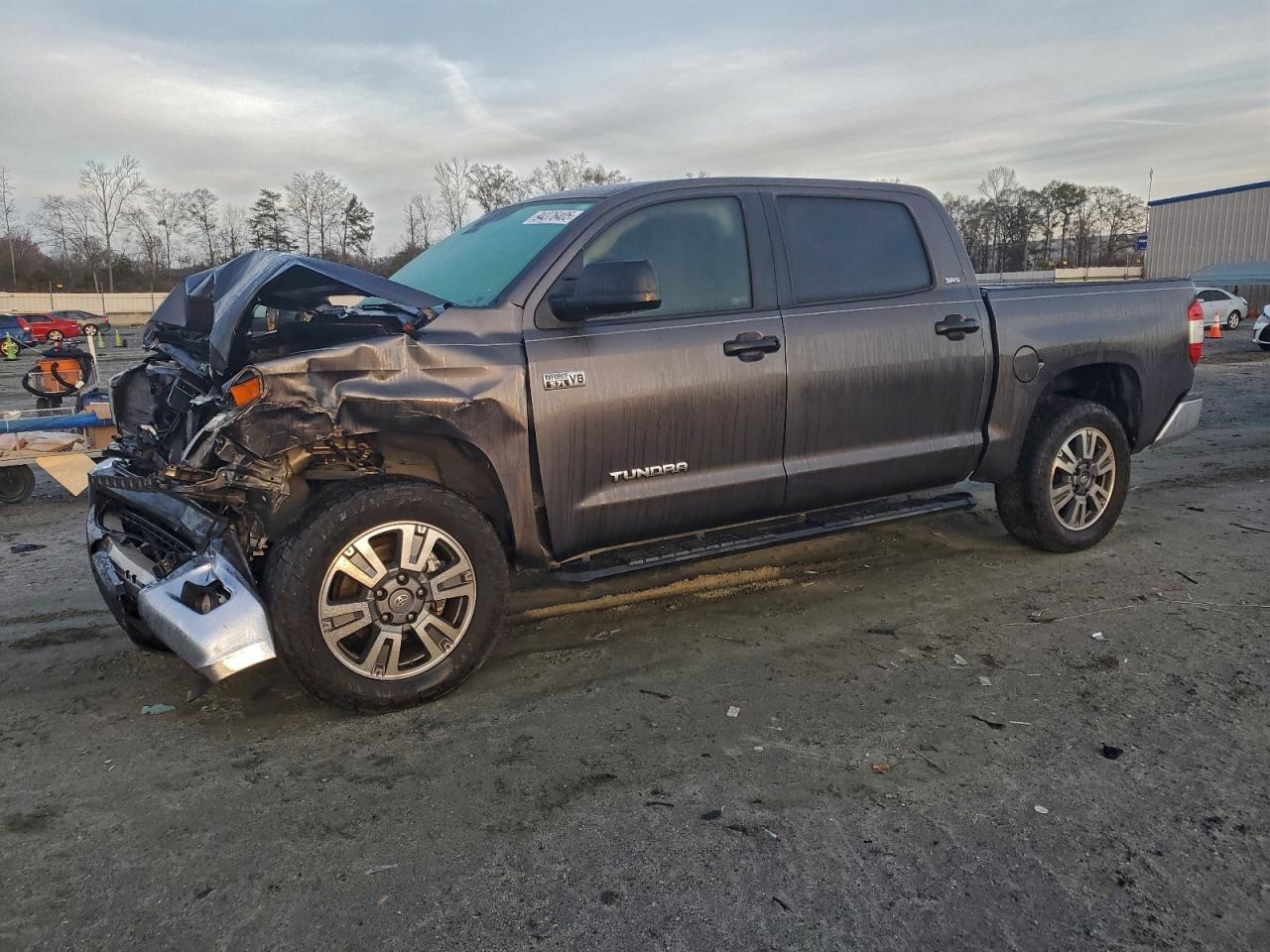 TOYOTA TUNDRA CREWMAX SR5