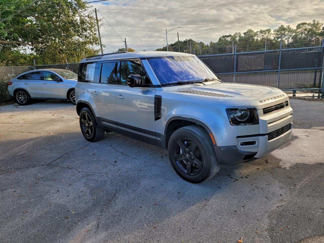 LAND ROVER DEFENDER 110 SE