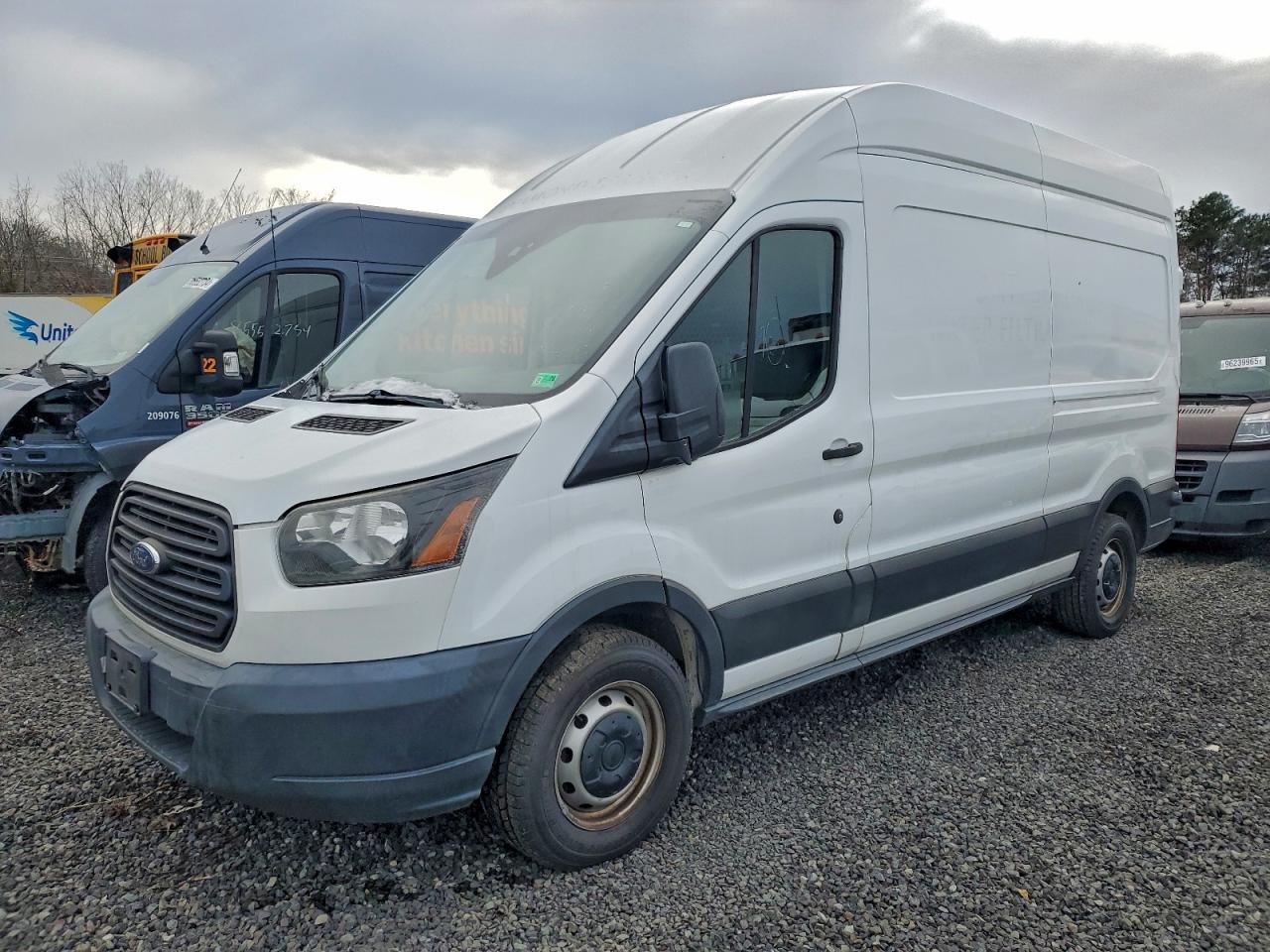 Lot #3315999101 2018 FORD TRANSIT T-