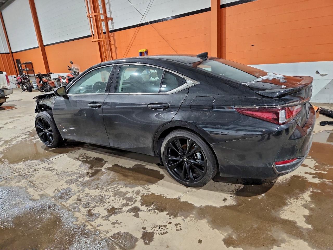 LEXUS ES 300H F SPORT HANDLING