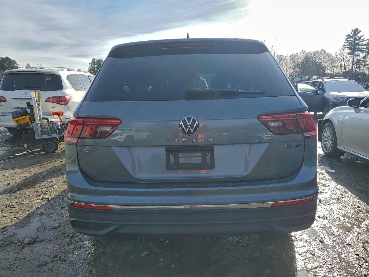 VOLKSWAGEN TIGUAN SE