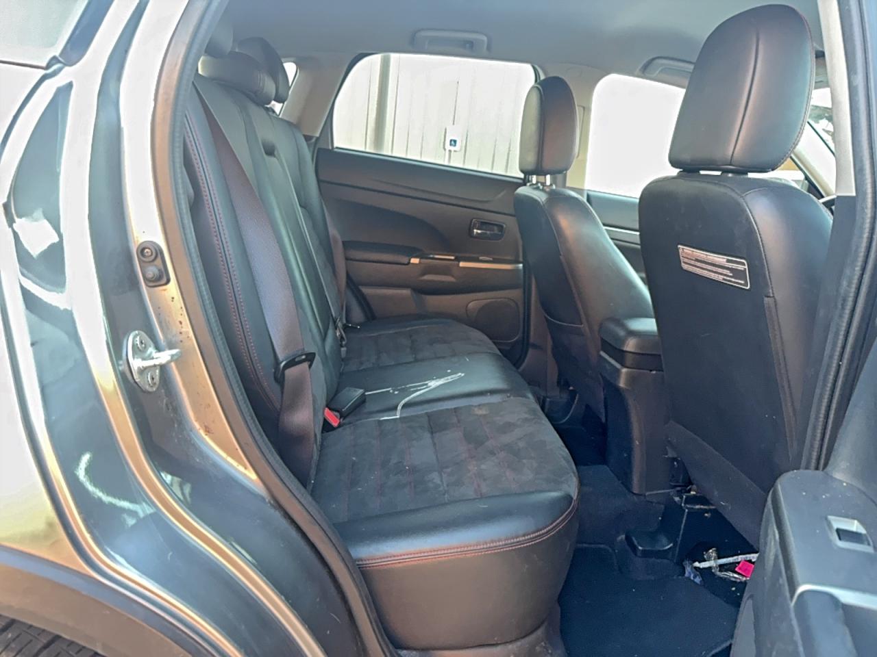 Lot #3311456242 2018 MITSUBISHI OUTLANDER