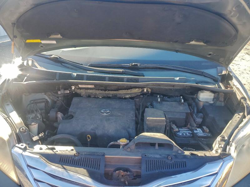 2012 TOYOTA SIENNA XLE #3302748029