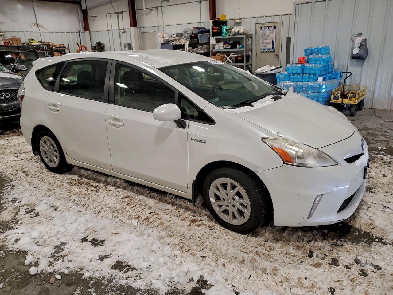 TOYOTA PRIUS V