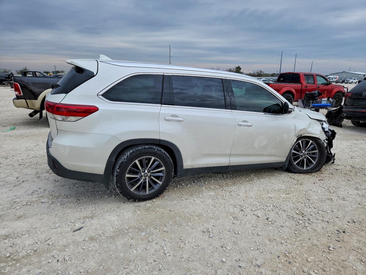 TOYOTA HIGHLANDER SE