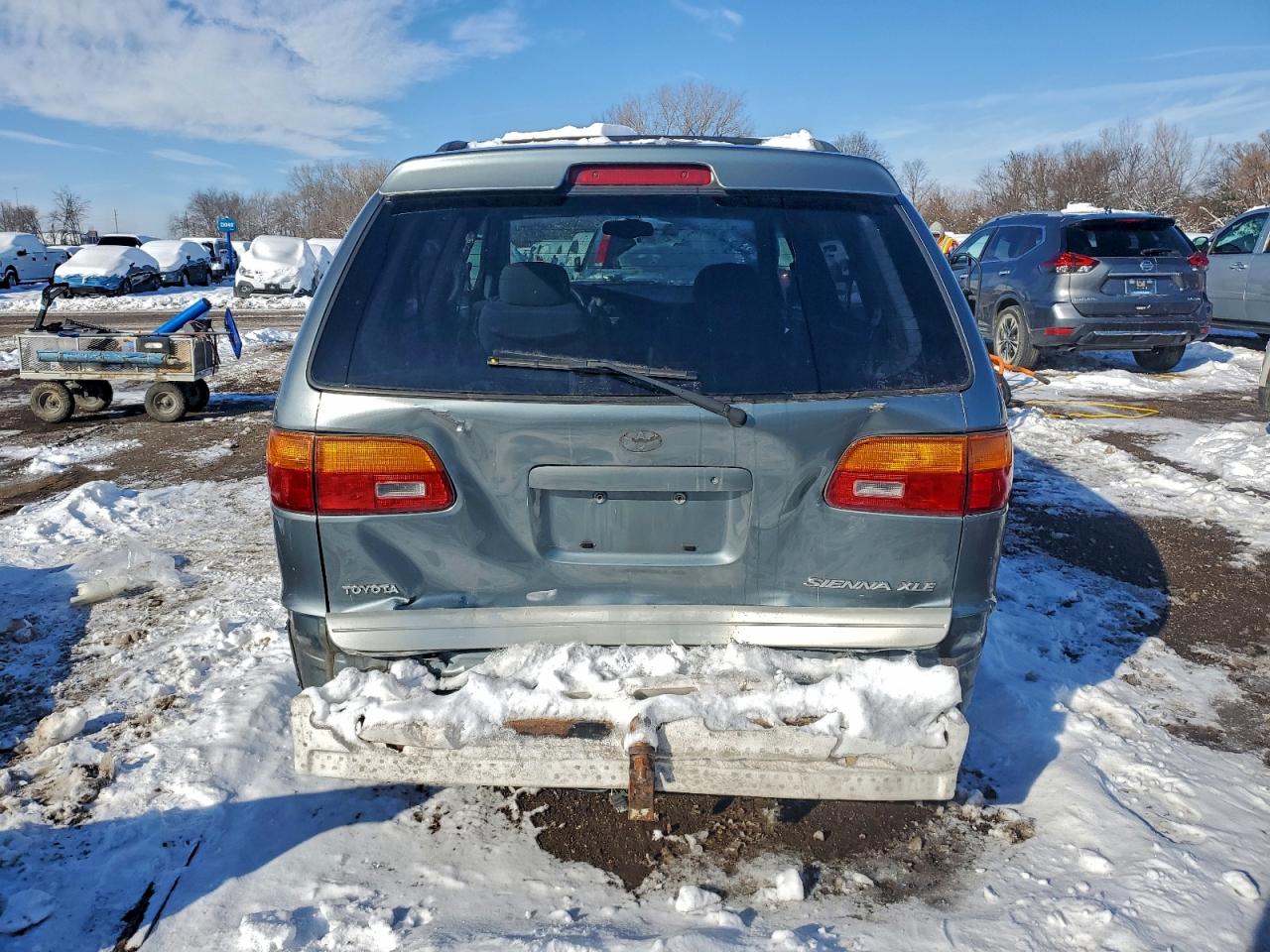 Lot #3303600936 1999 TOYOTA SIENNA LE