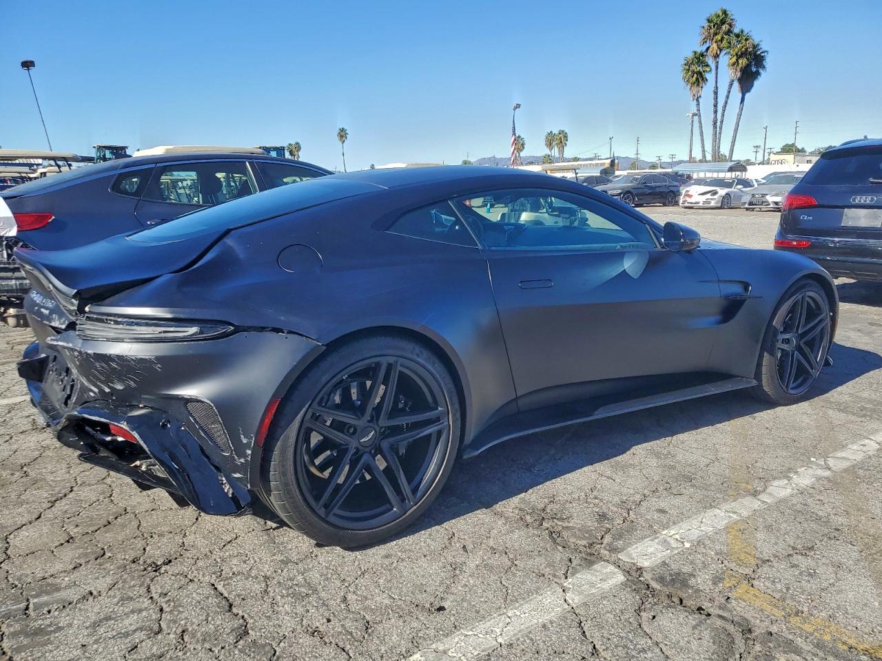 ASTON MARTIN VANTAGE