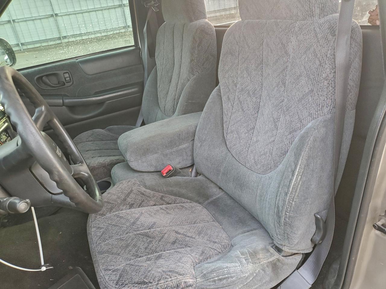 Lot #3310415017 1998 GMC SONOMA