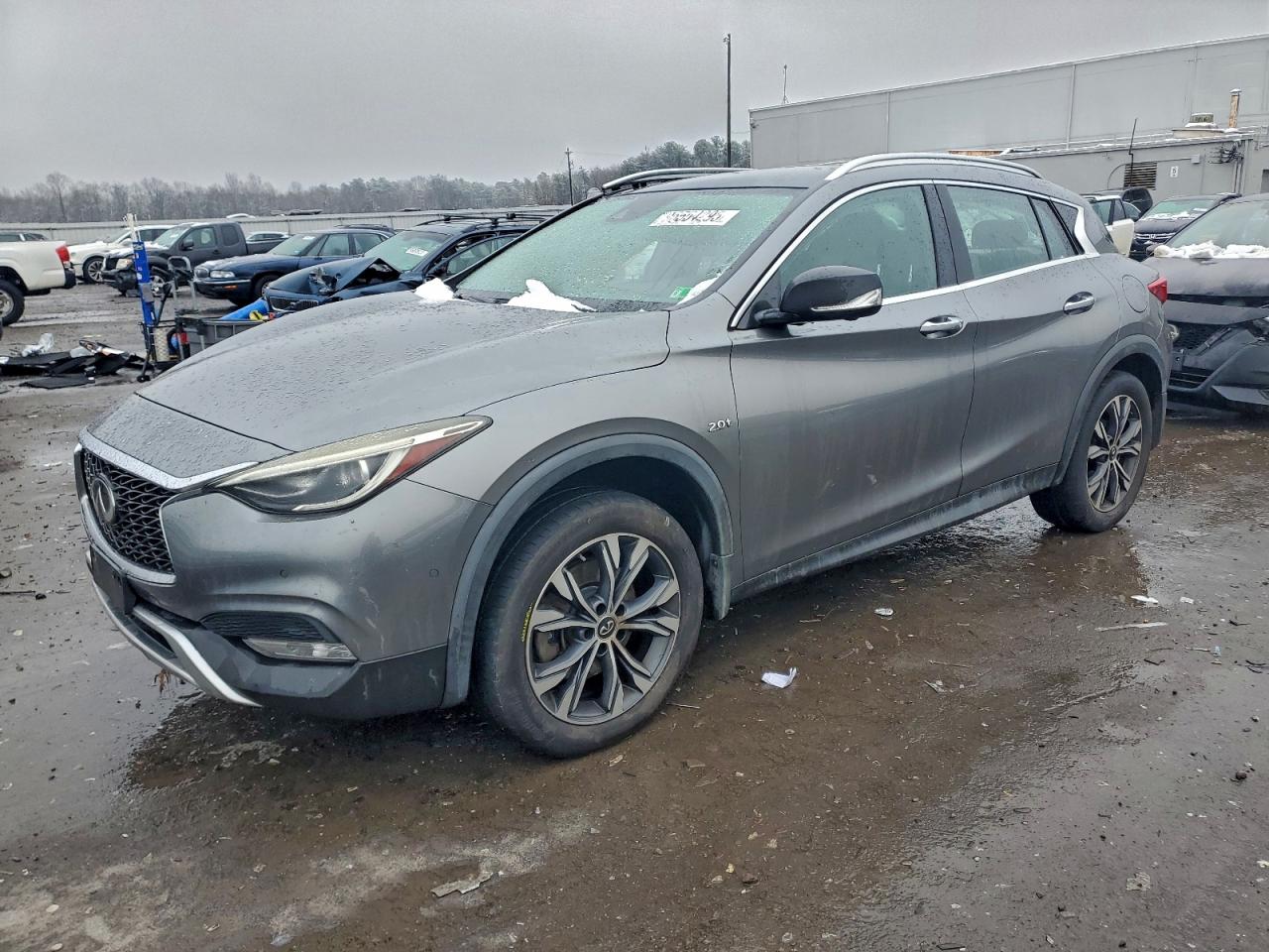 INFINITI QX30 BASE