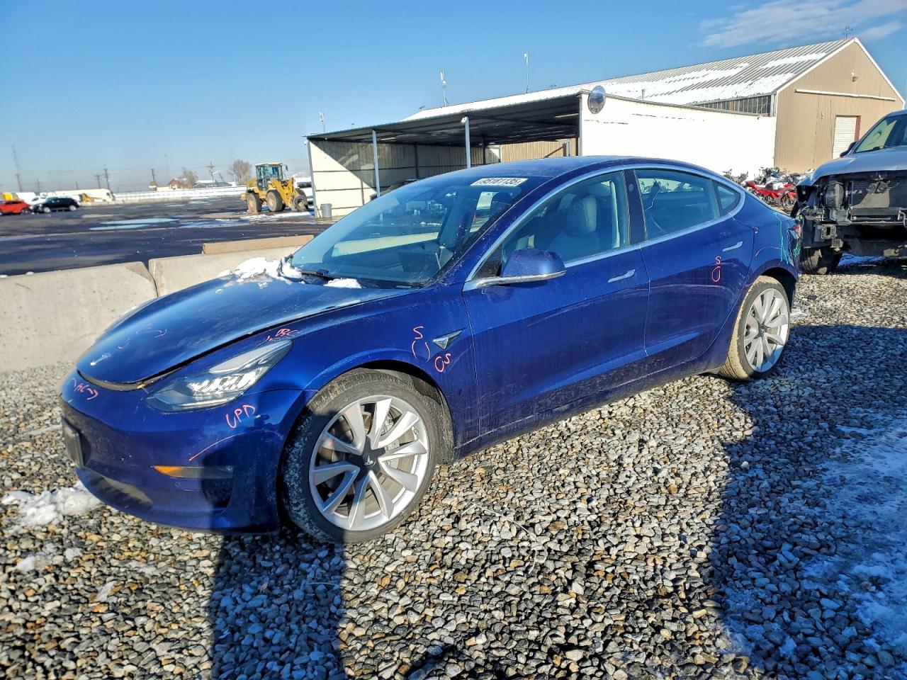 TESLA MODEL 3