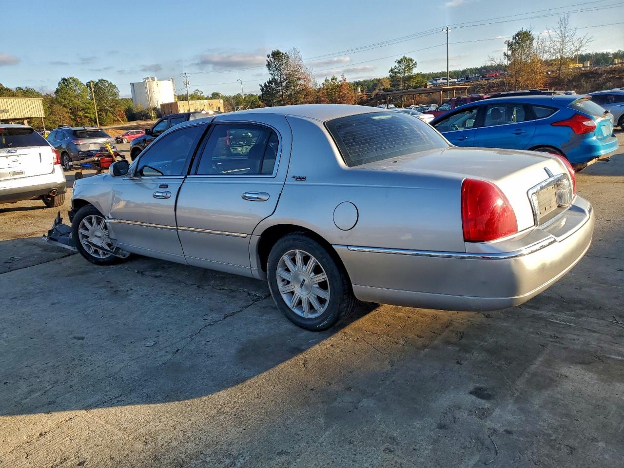LINCOLN TOWN CAR SIGNATURE LIMITED