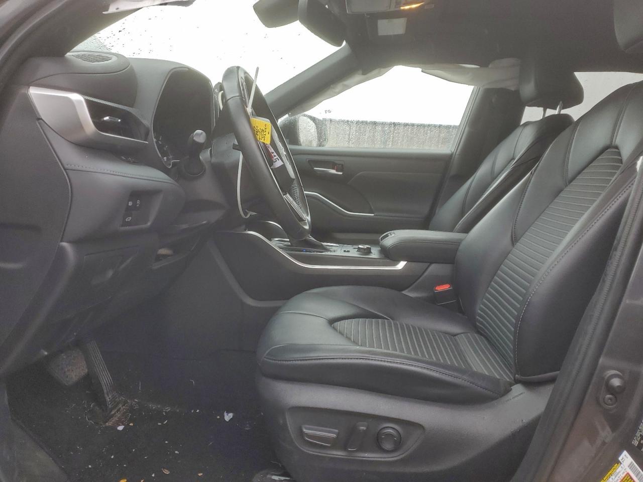 Lot #3305726747 2023 TOYOTA HIGHLANDER