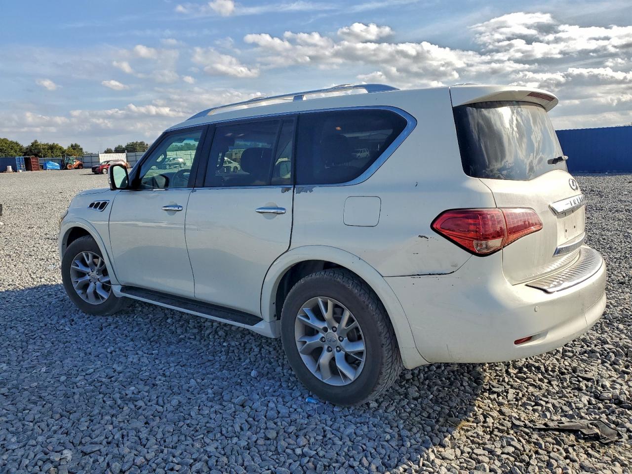 INFINITI QX56