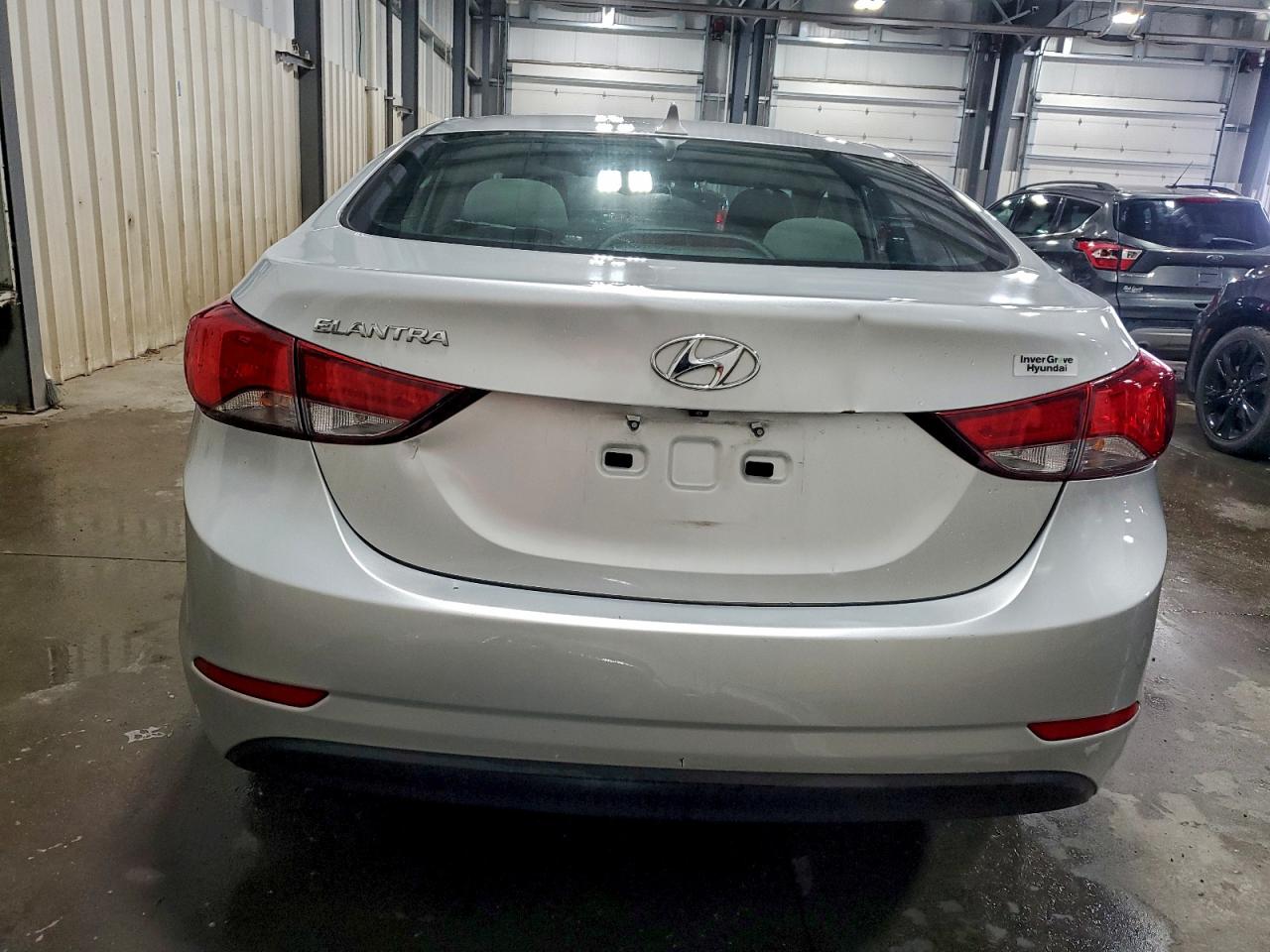 HYUNDAI ELANTRA SE