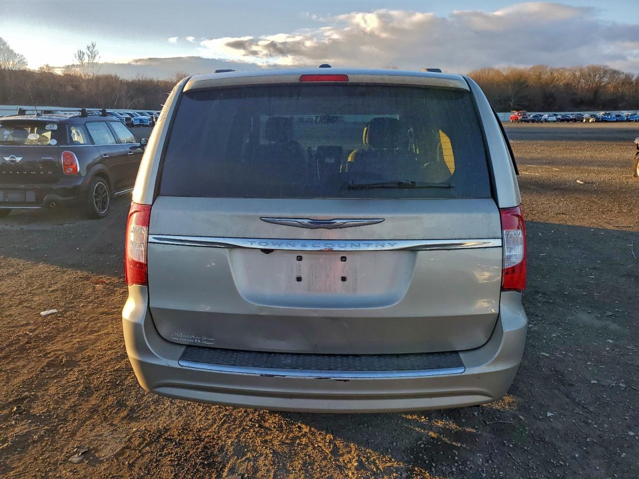 Lot #3311750717 2013 CHRYSLER TOWN & COU
