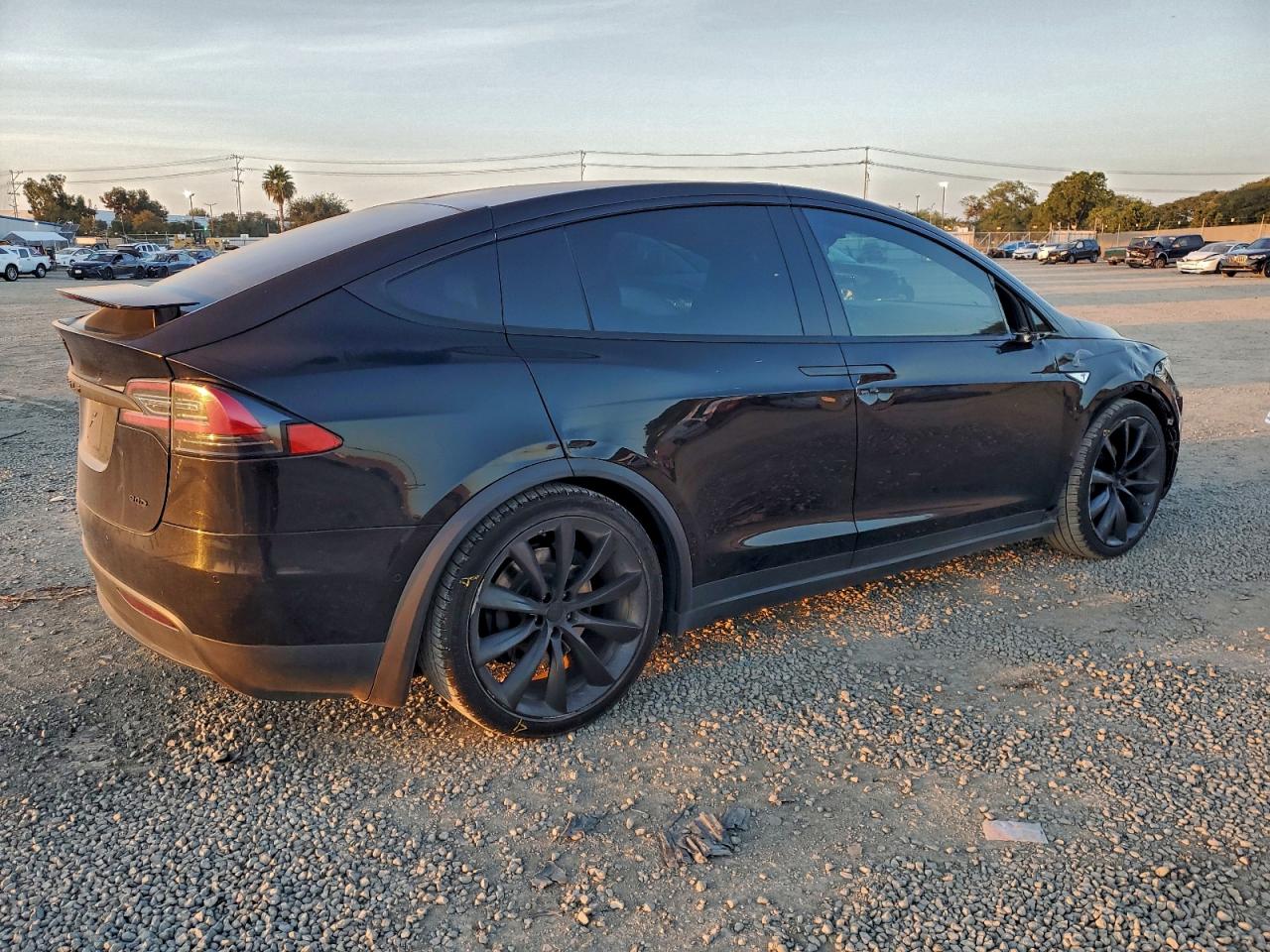 TESLA MODEL X