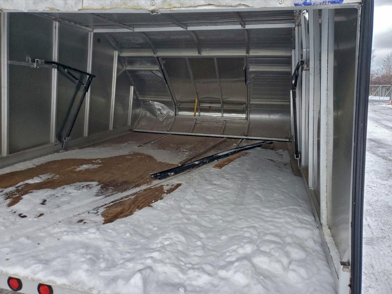 Lot #3302691029 2019 TRITON ENCLOSED T