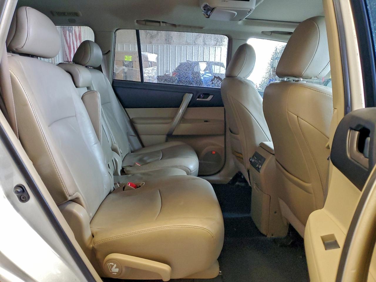 TOYOTA HIGHLANDER BASE