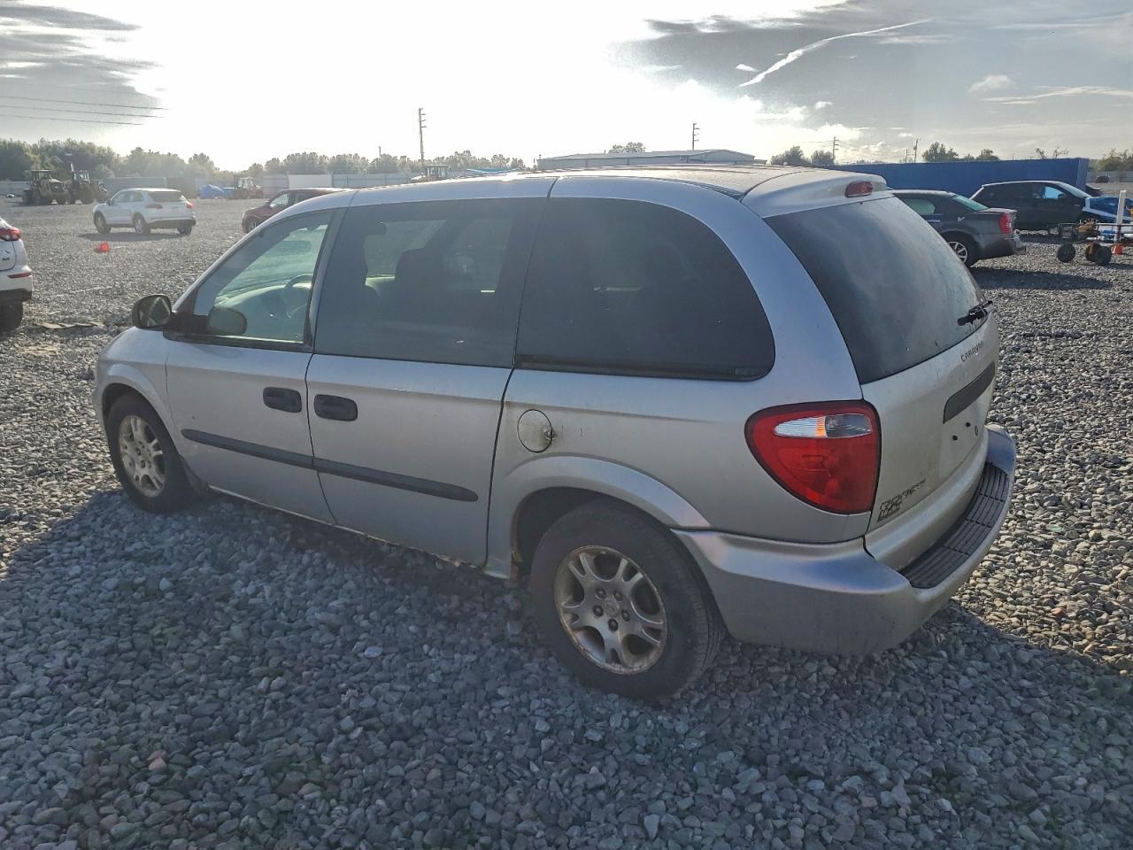 Lot #3318994354 2003 DODGE CARAVAN SE