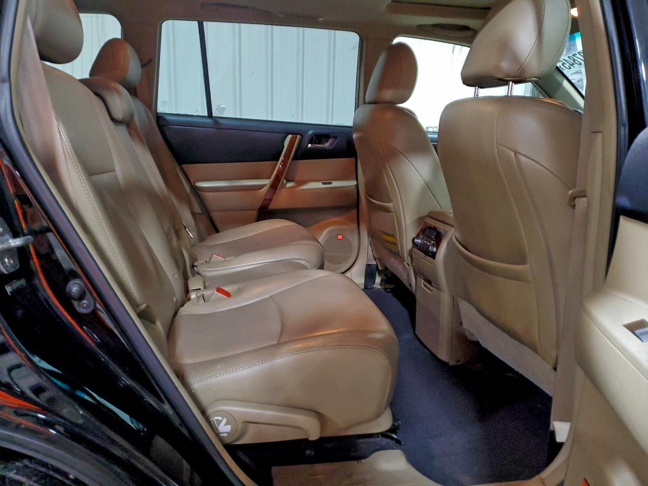 TOYOTA HIGHLANDER LIMITED