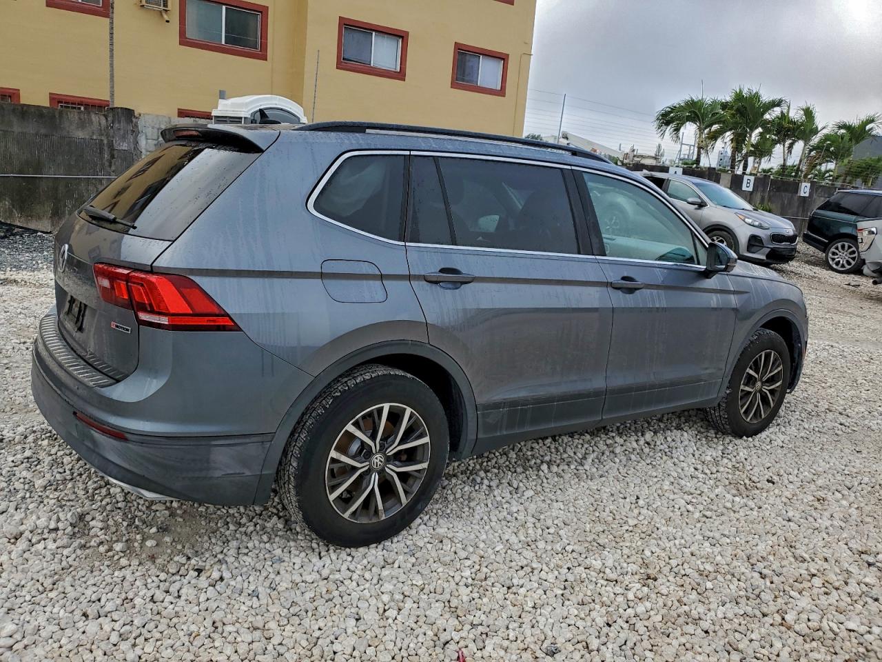 Lot #3312272789 2019 VOLKSWAGEN TIGUAN SE