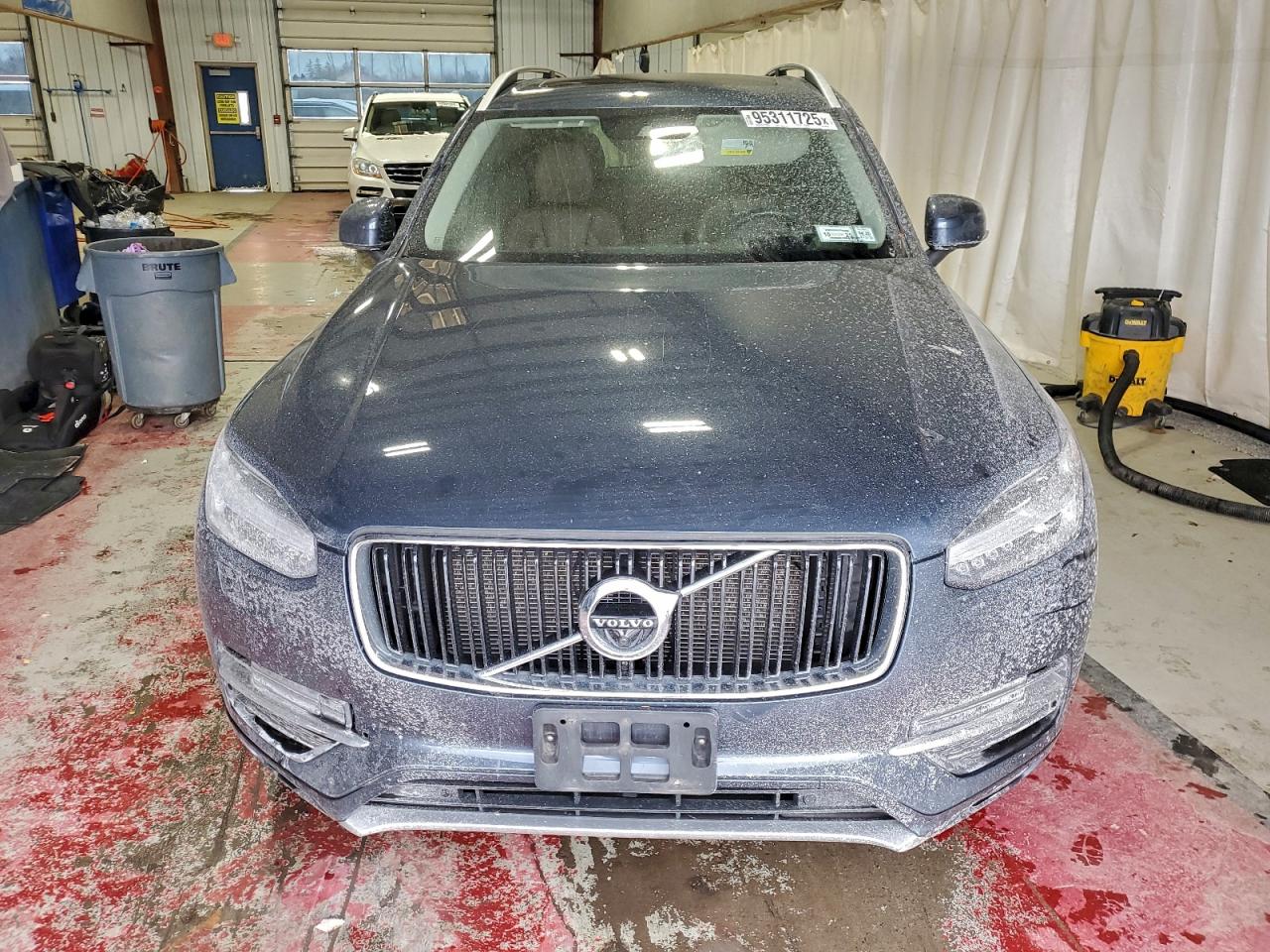 Lot #3316836682 2019 VOLVO XC90 T6 MO