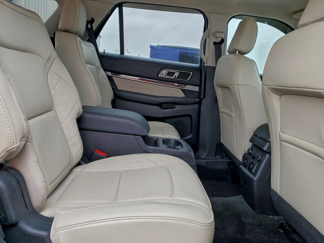 FORD EXPLORER PLATINUM