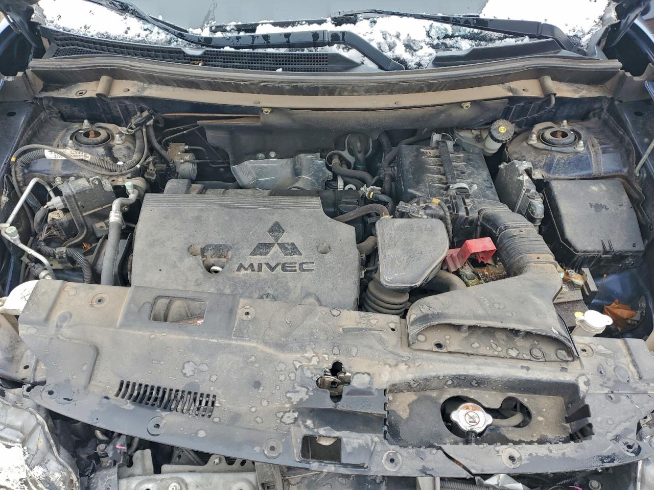 MITSUBISHI OUTLANDER SE