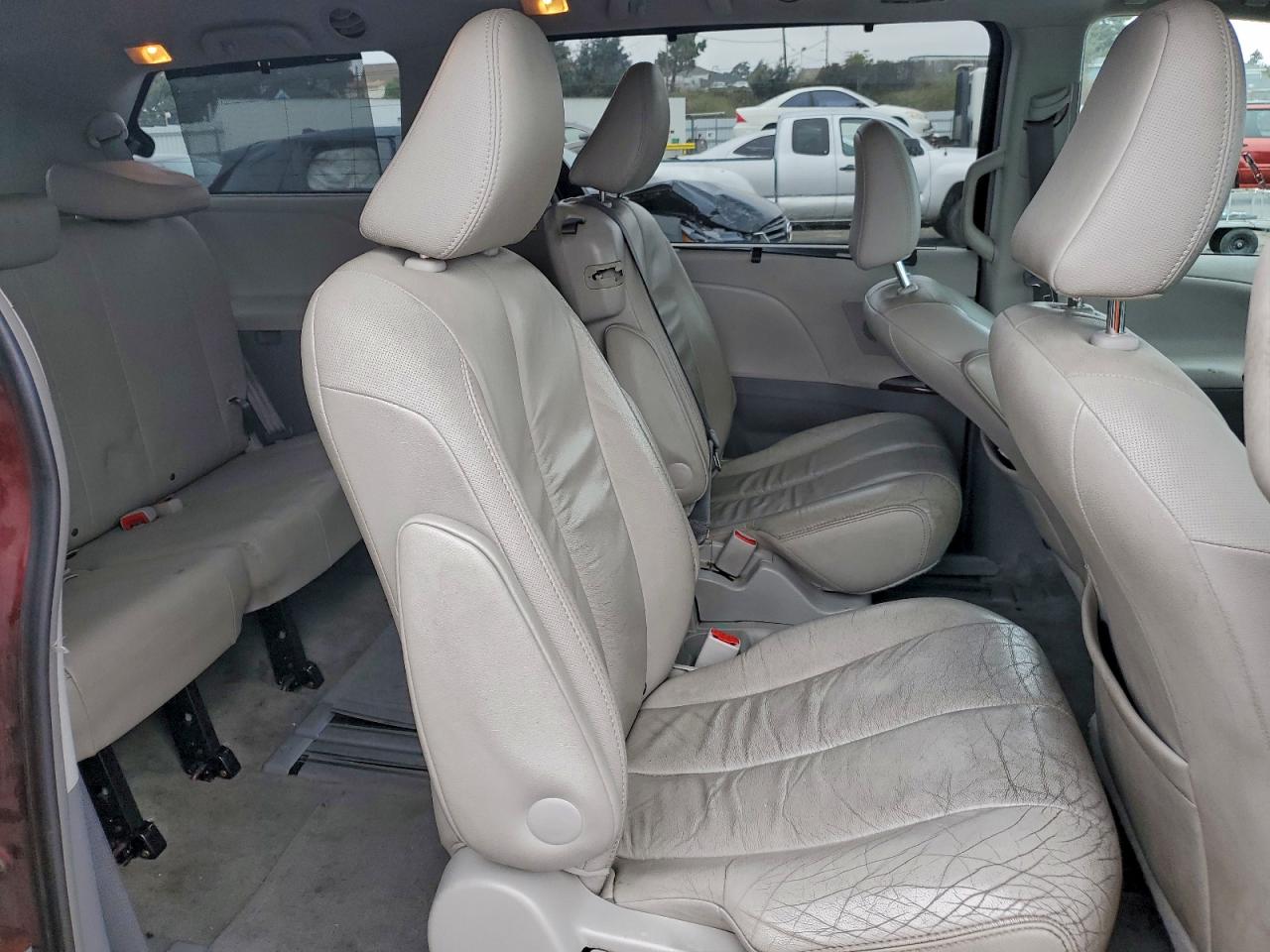 Lot #3311444344 2012 TOYOTA SIENNA XLE