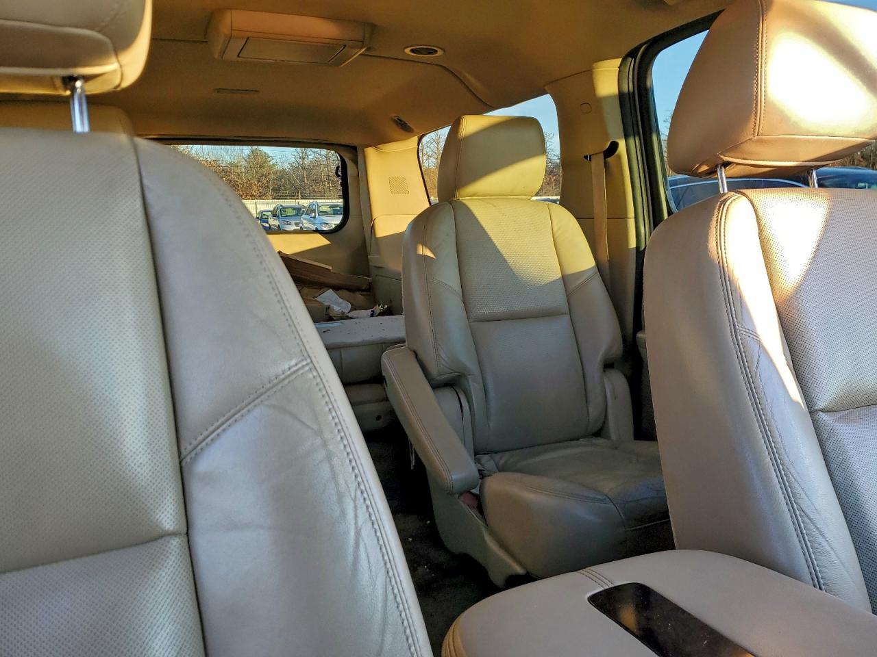 CADILLAC ESCALADE ESV LUXURY