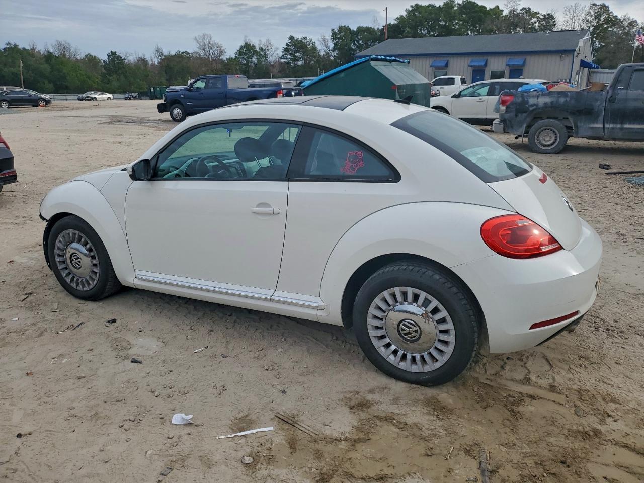 VOLKSWAGEN BEETLE