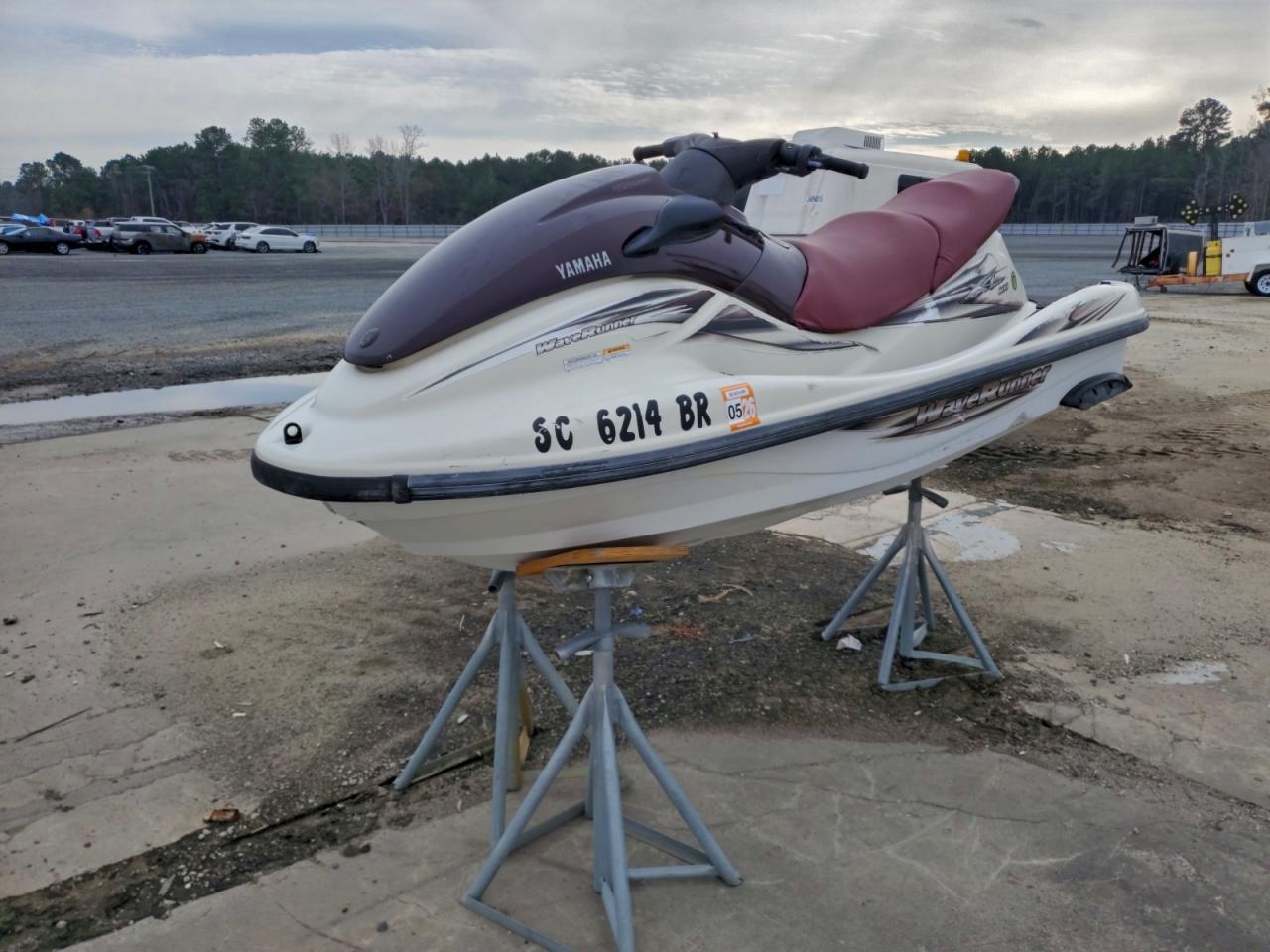 Lot #3315684721 2000 YAMAHA WAVERUNNER