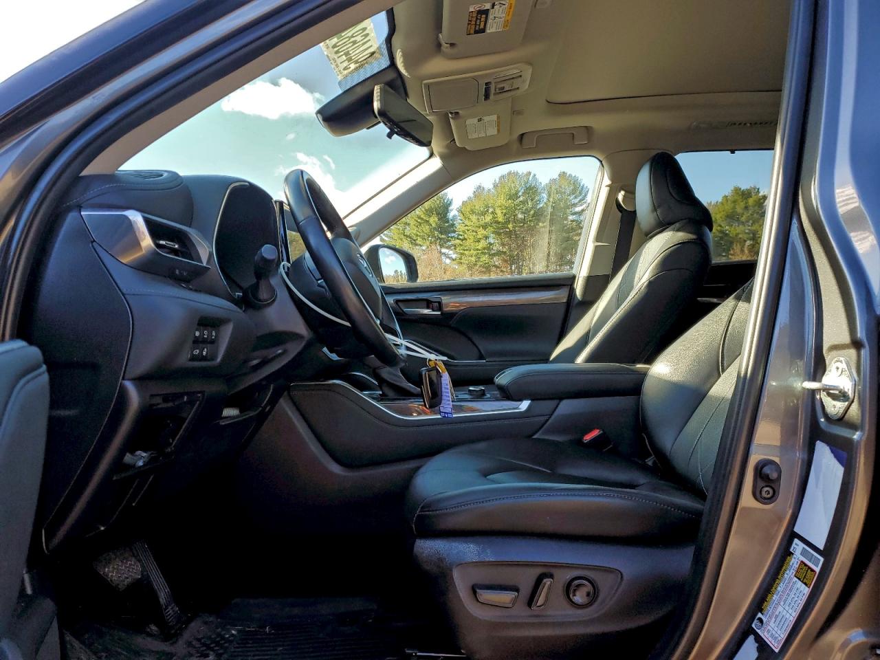 Lot #3302648052 2023 TOYOTA HIGHLANDER