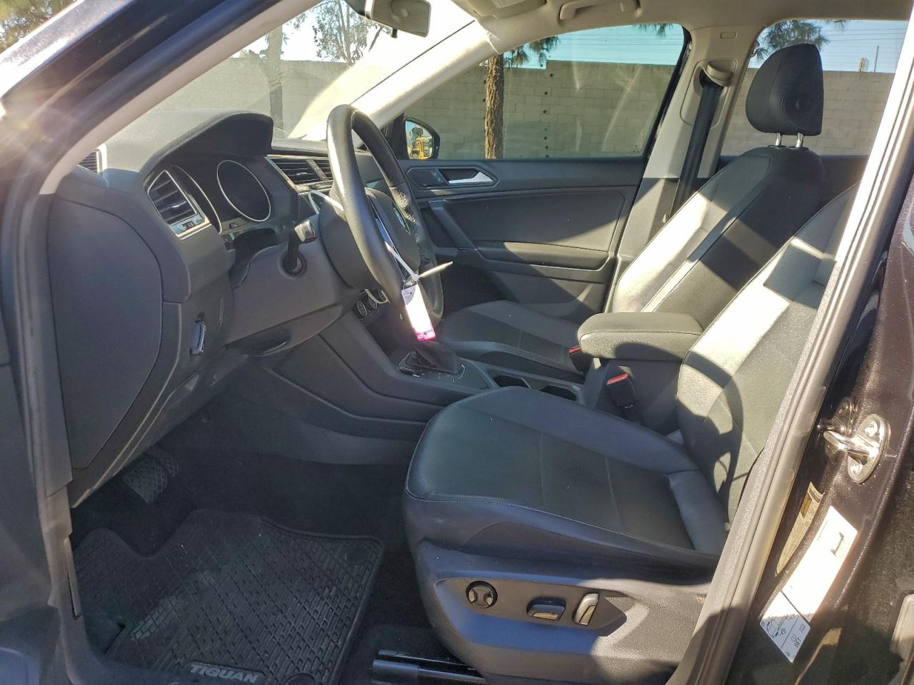 VOLKSWAGEN TIGUAN SE