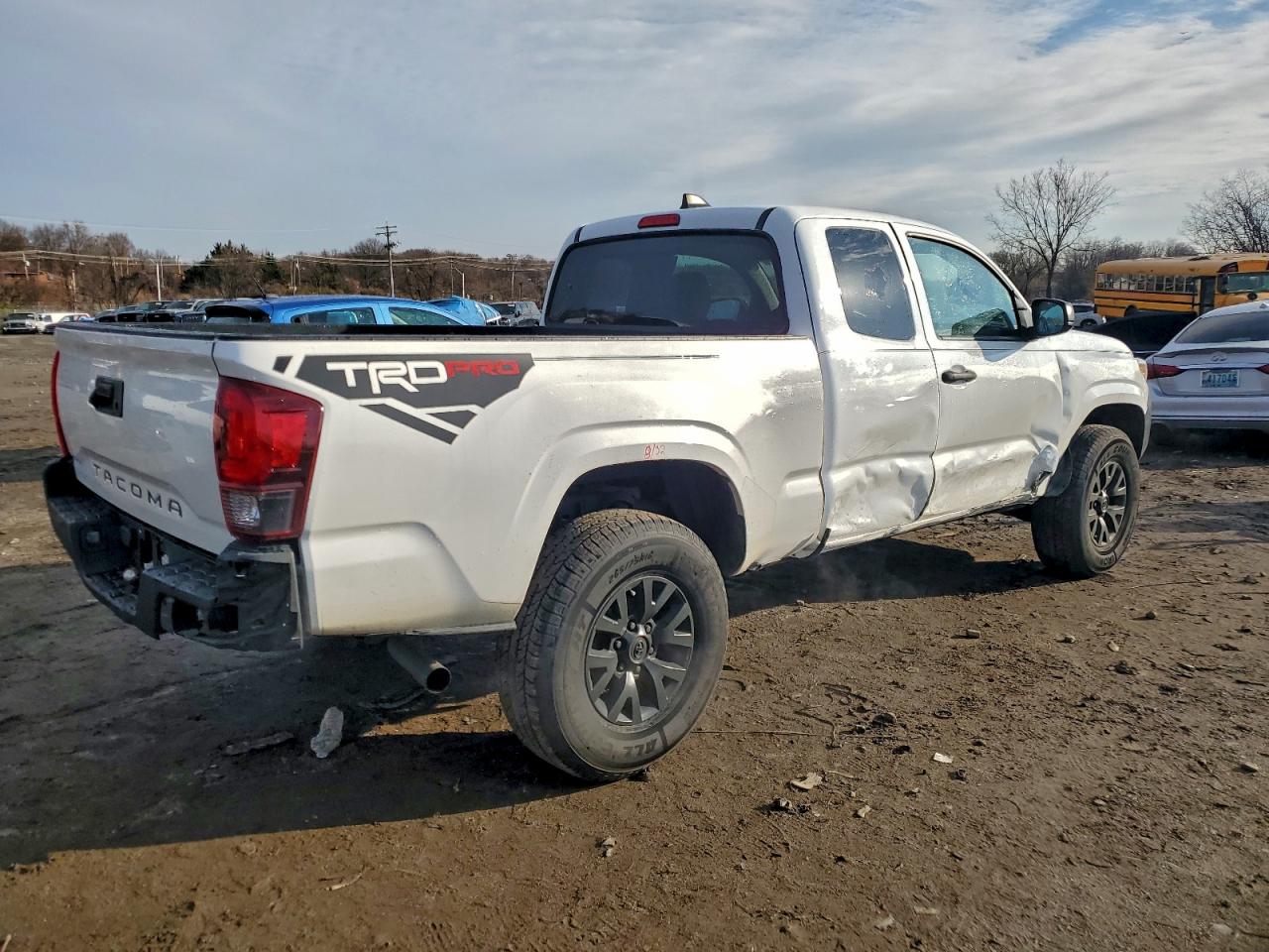 TOYOTA TACOMA ACCESS CAB