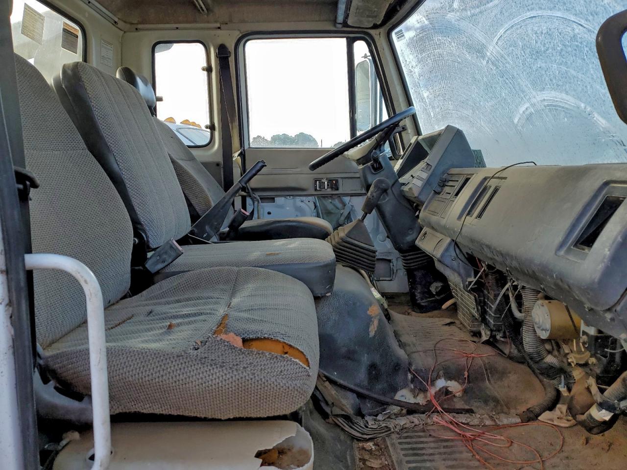 Lot #3310382990 1995 ISUZU FRR