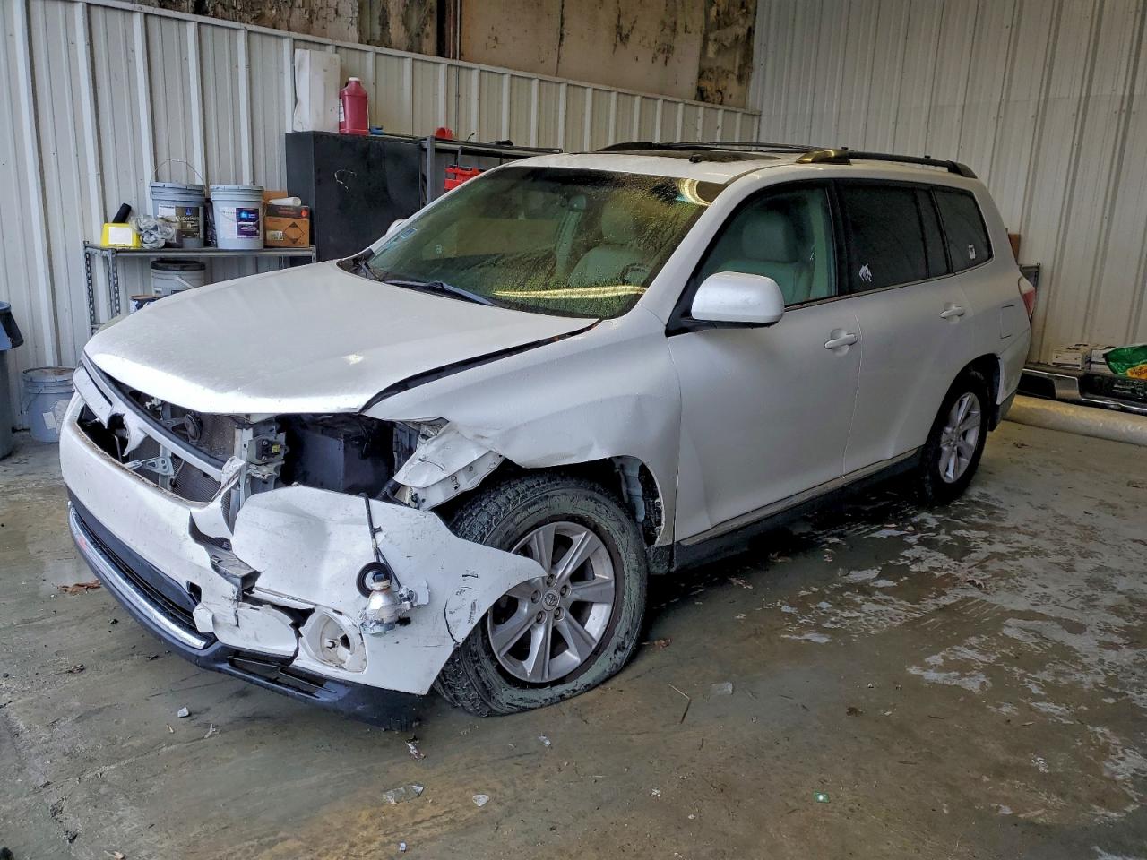 TOYOTA HIGHLANDER BASE