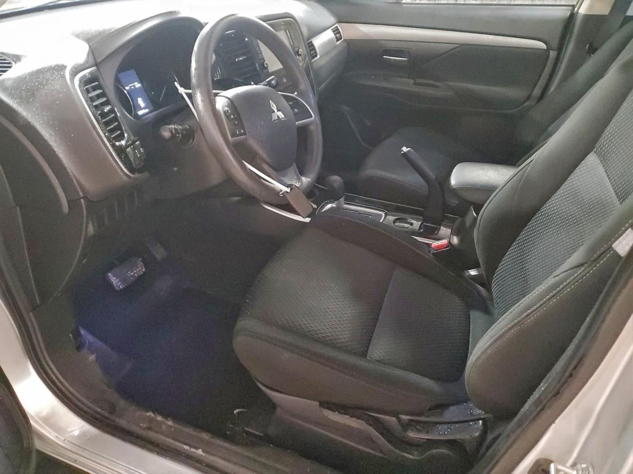 MITSUBISHI OUTLANDER ES