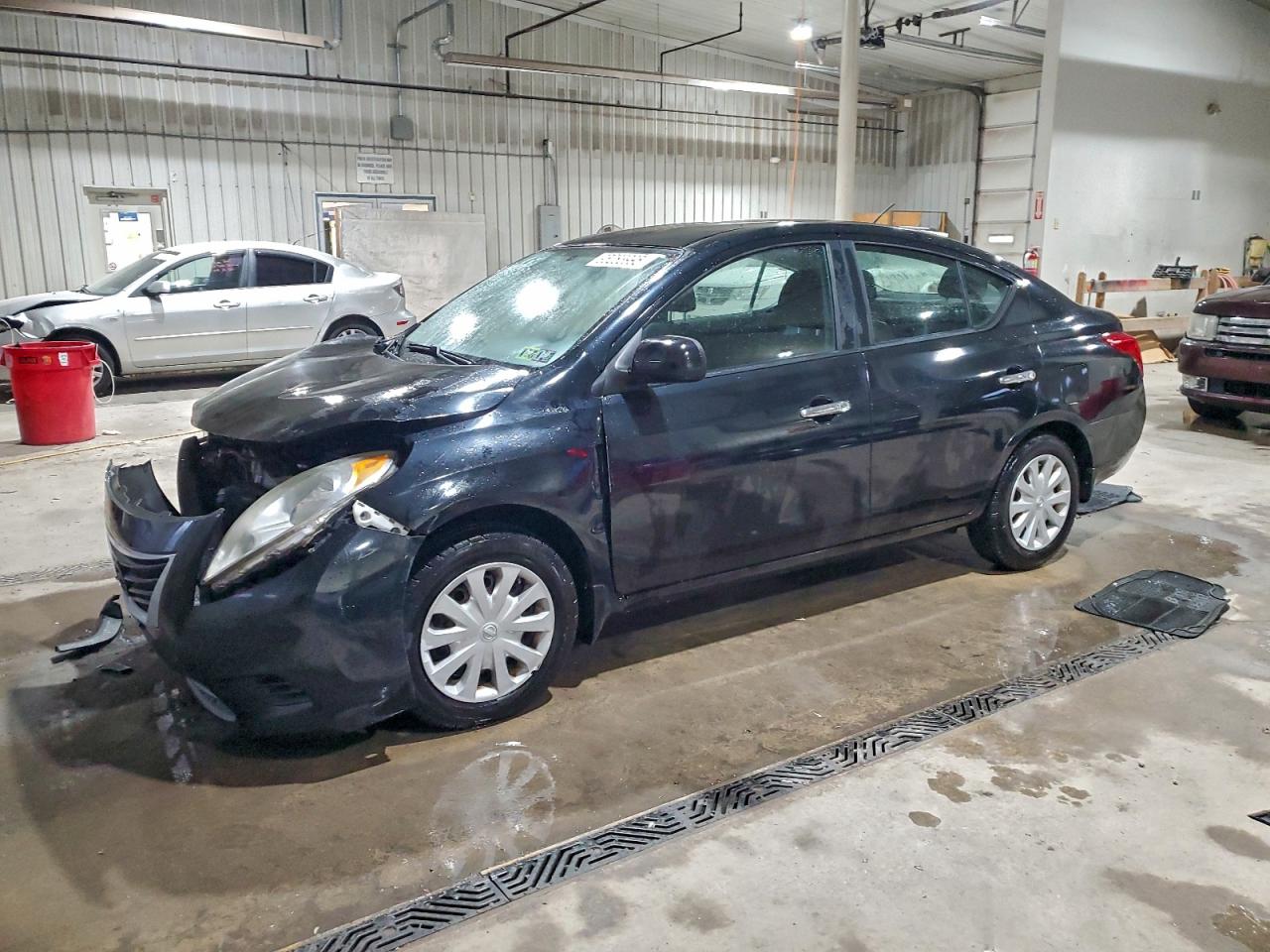 NISSAN VERSA S