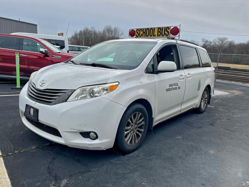 2014 TOYOTA SIENNA XLE #3304853537