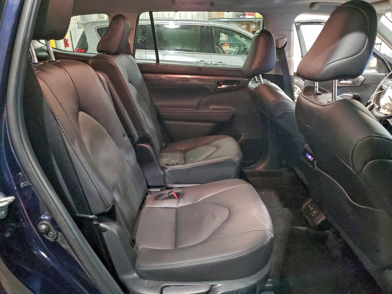 TOYOTA HIGHLANDER LE