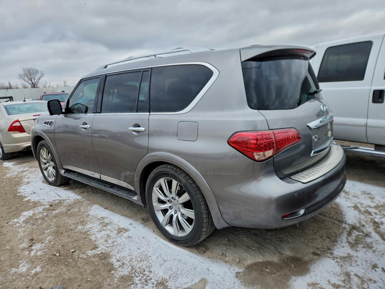 INFINITI QX56