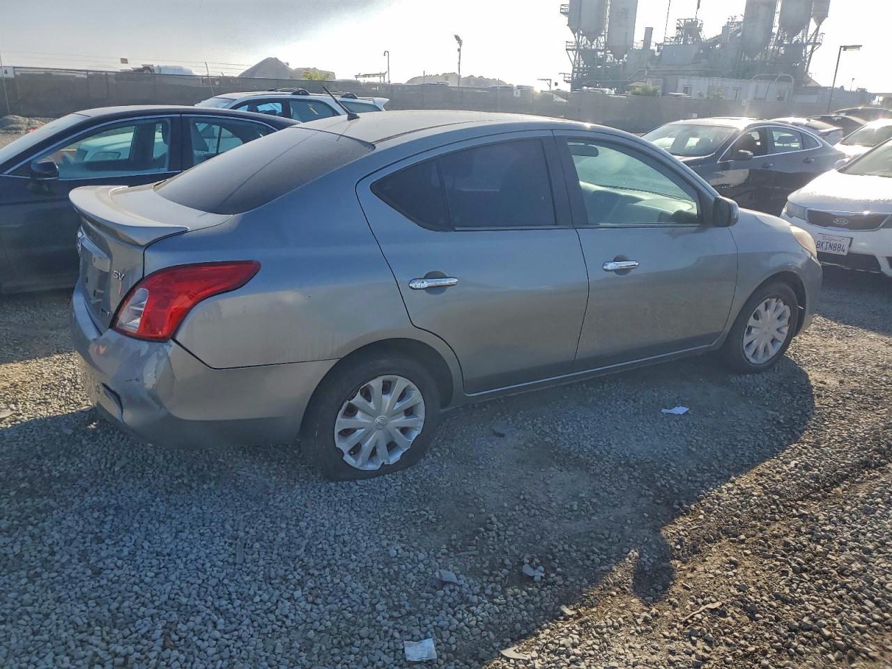 NISSAN VERSA S