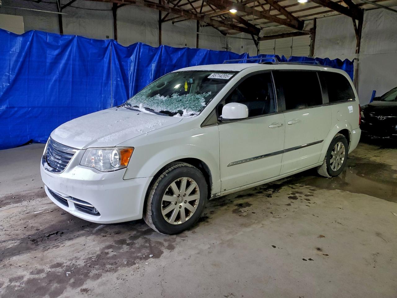Lot #3305369339 2015 CHRYSLER TOWN & COU