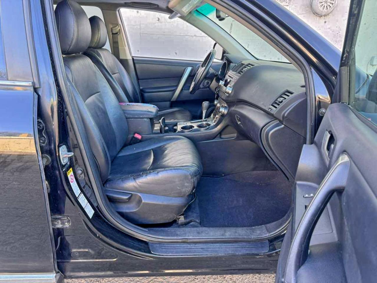 TOYOTA HIGHLANDER BASE