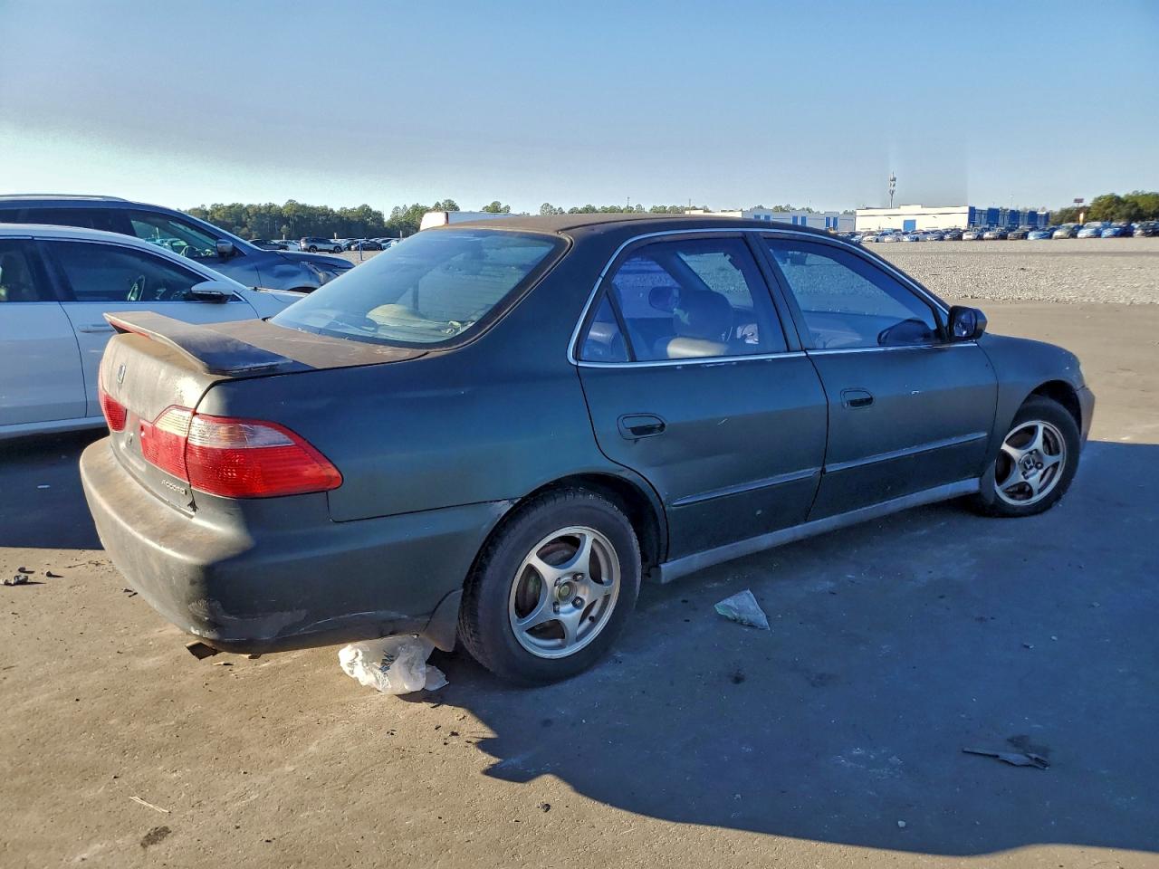 Lot #3313345050 1999 HONDA ACCORD LX